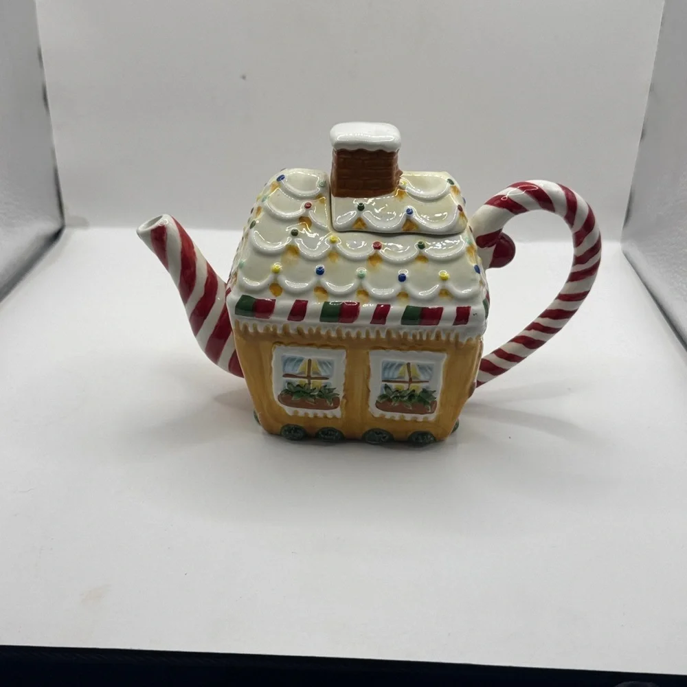 Mesa gingerbread house Charming Cottage Teapot